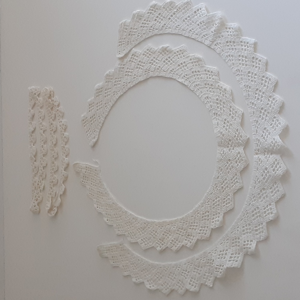 Vintage Handmade Crocheted Lace Women's Rounded Collar (2) Pair Sleeve Edging